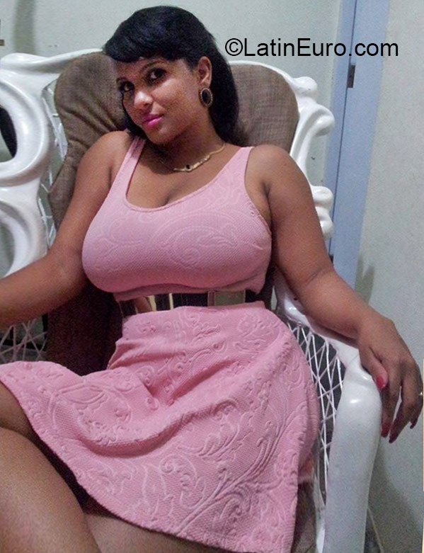 Date this georgeous Dominican Republic girl Jennifer from Santo Domingo DO40375