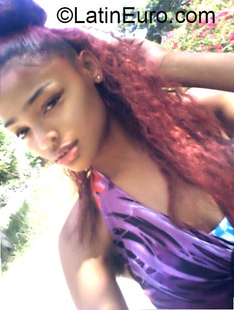 Date this georgeous Jamaica girl Neeki from Kingston JM2071