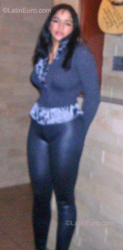 Date this nice looking Dominican Republic girl Carmen from Santo Domingo DO22288