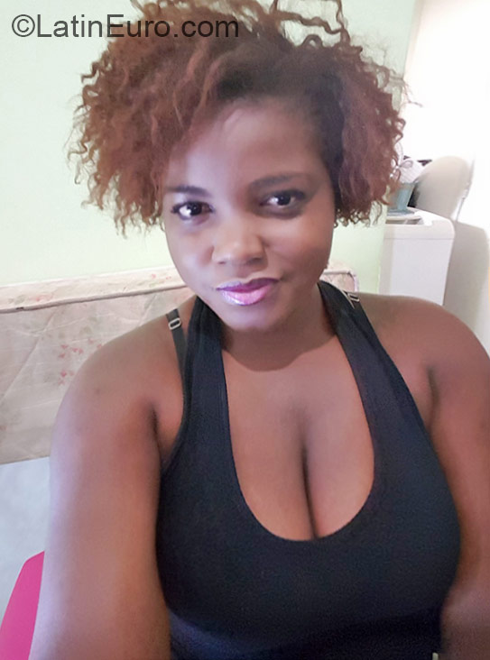 Date this funny Brazil girl Celcia from Rio De Janeiro BR9343