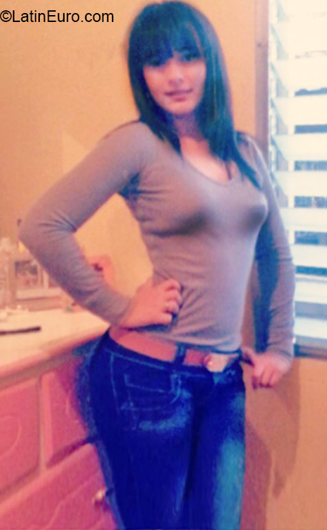 Date this foxy Honduras girl Keylen from Tegucigalpa HN1539