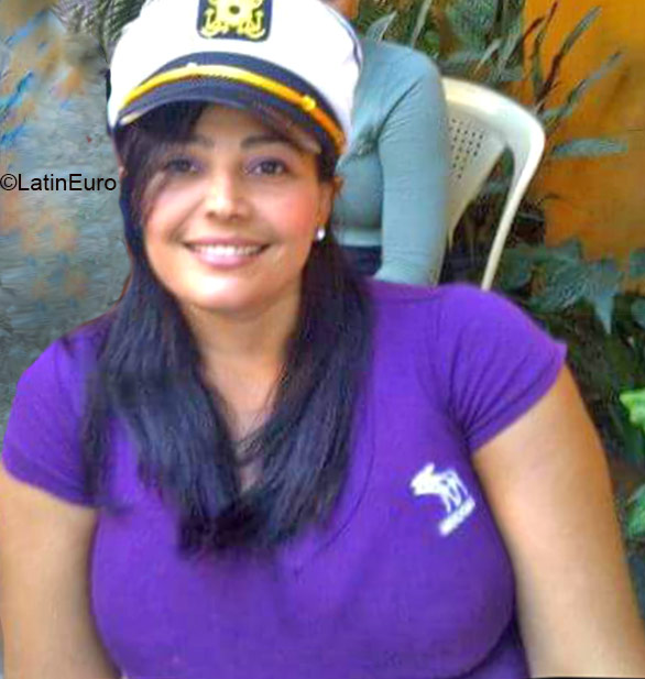 Date this sensual Dominican Republic girl Katy from Santo Domingo DO22295