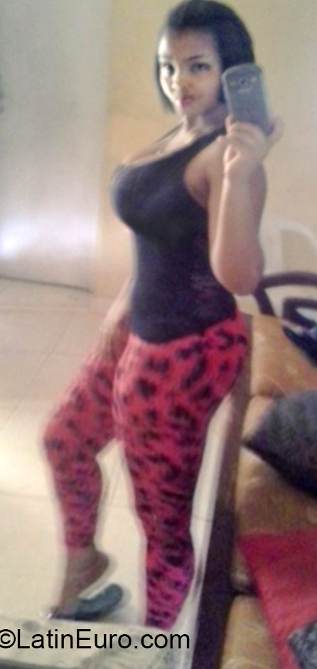 Date this exotic Dominican Republic girl Krismery from Santo Domingo DO22328