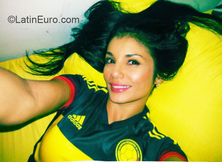 Date this delightful Colombia girl Xiomara from Medellin CO17513