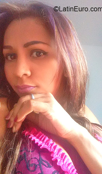 Date this young Colombia girl Ceci from Medellin CO17531