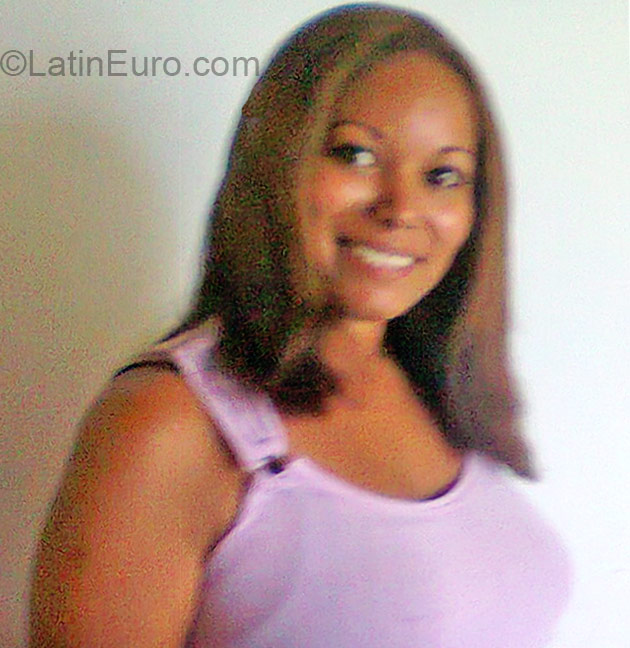 Date this voluptuous Venezuela girl Carla from Caracas VE524