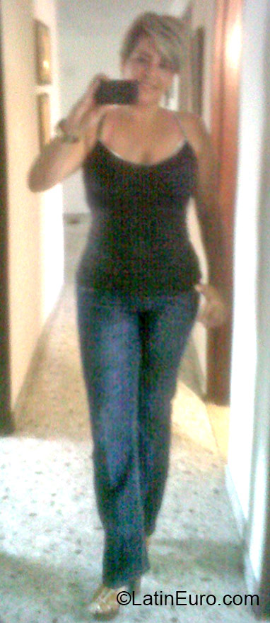Date this lovely Colombia girl Nana from Cali CO17564
