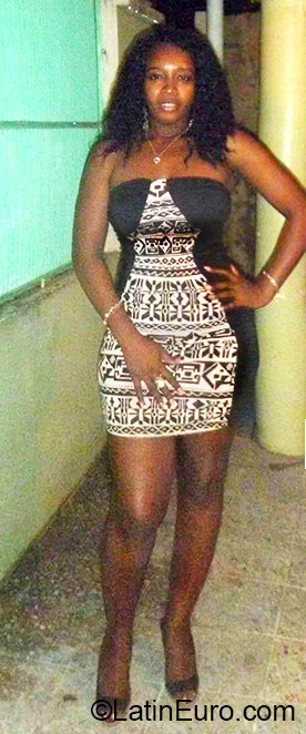 Date this hot Honduras girl Lorin from La Ceiba HN1559
