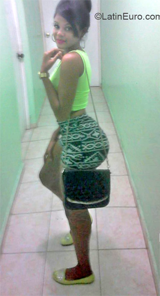 Date this hot Dominican Republic girl Maria from Santo Domingo DO22487