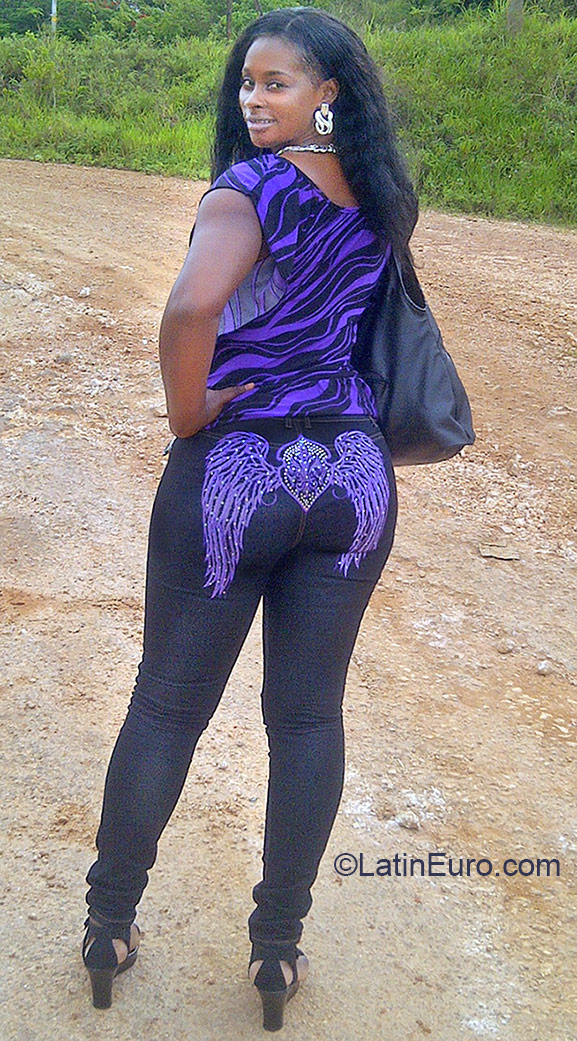 Date this gorgeous Jamaica girl Dahla from Kingston JM2087