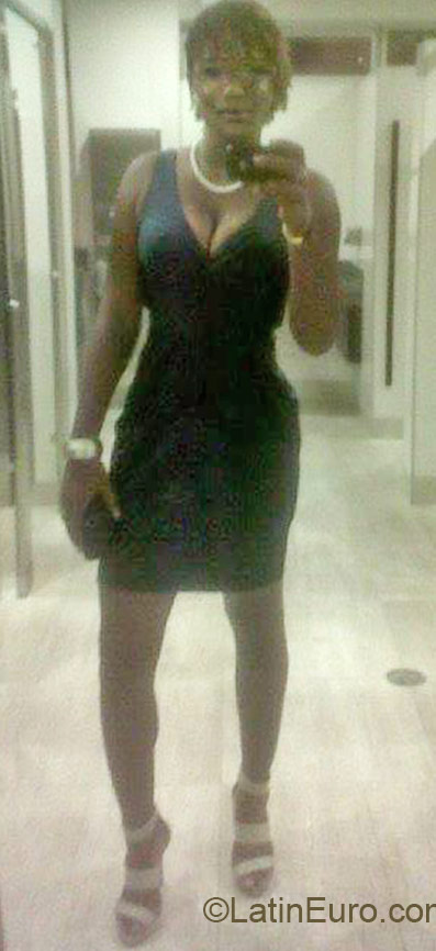 Date this nice looking Jamaica girl Vanesa from Kingston JM2088