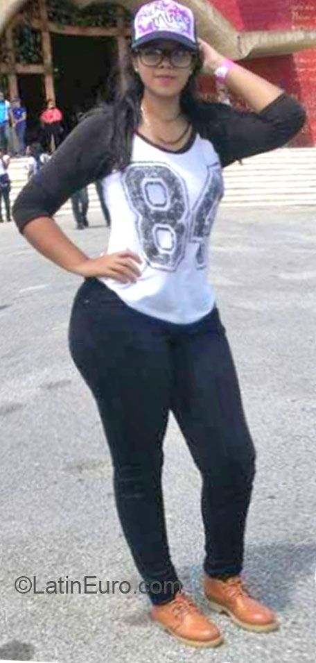 Date this young Dominican Republic girl Scarlett from Santo Domingo DO22517
