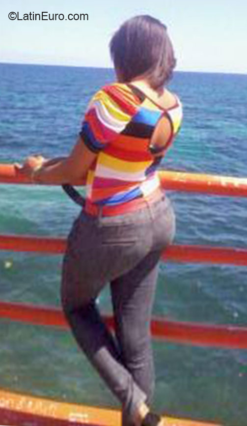 Date this sultry Dominican Republic girl Bomban from Santo Domingo DO22558