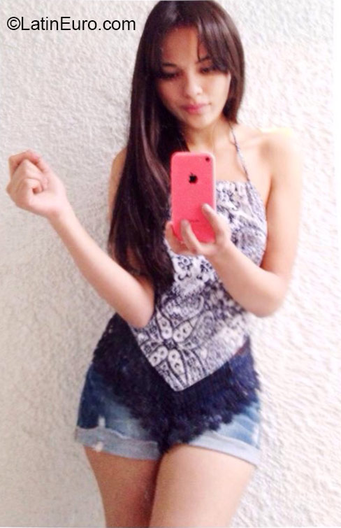 Date this georgeous Mexico girl Karla from Mexico City MX1432