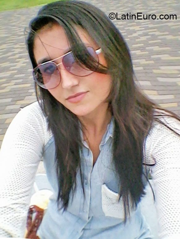 Date this voluptuous Panama girl Alexandra from Panama PA634