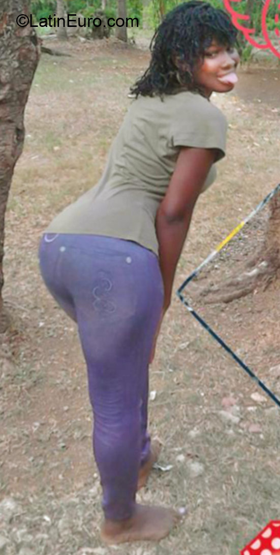 Date this lovely Jamaica girl Kaiyandria from Manchester JM2102