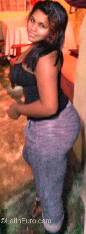 Date this funny Dominican Republic girl Loreis from Santo Domingo DO22653