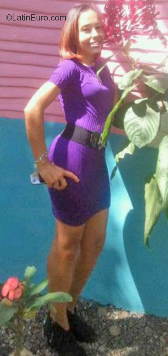 Date this charming Dominican Republic girl Evelyn Rosario from Provincia Duarte DO22709