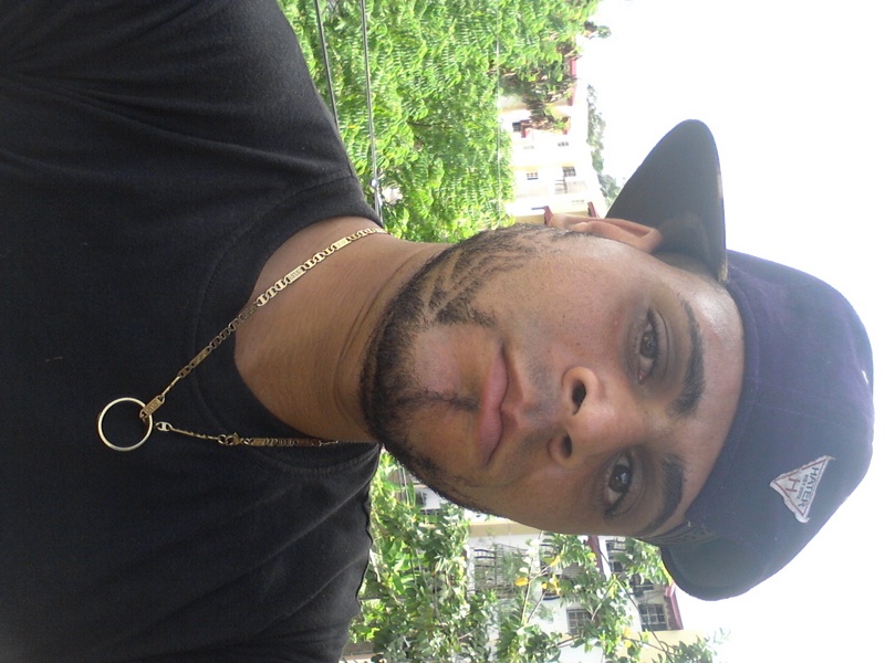 Date this pretty Dominican Republic man NEYKER from Santo Domingo DO22770