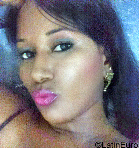 Date this sultry Brazil girl Jaqueline from Salvador BR9401