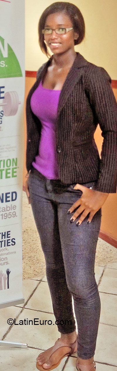 Date this attractive Jamaica girl Carlisa from Kingston JM2114