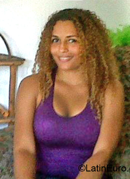 Date this happy Panama girl Andrea from Panama City PA648