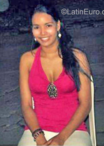 Date this sultry Colombia girl Rosa from Barranquilla CO17815