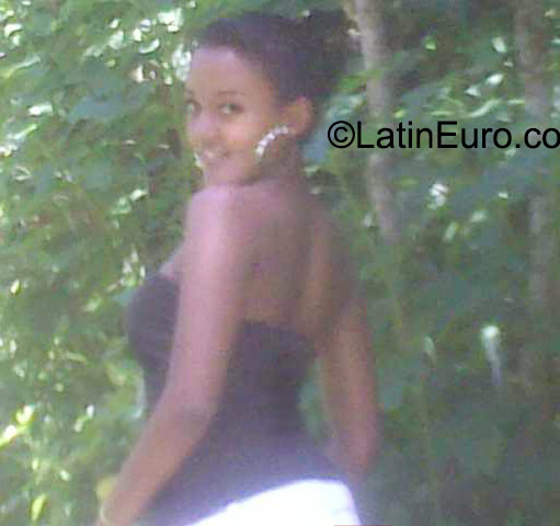 Date this charming Venezuela girl Shahewie from Caracas VE591