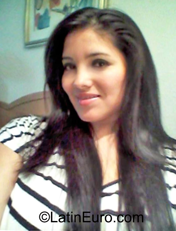 Date this happy Mexico girl Martha from Matamoros MX1445