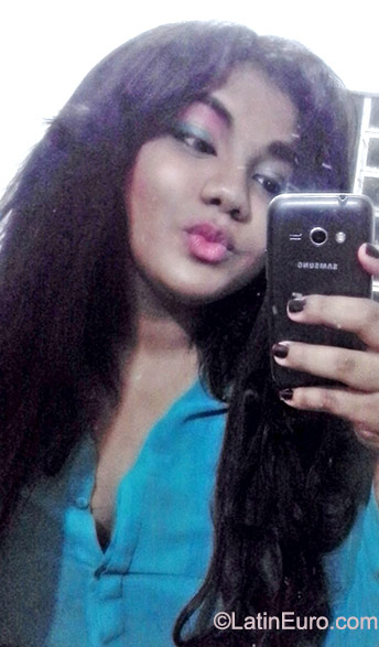 Date this athletic Brazil girl Raysa from Recife BR9421