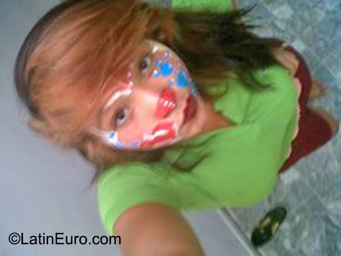 Date this foxy Venezuela girl Ana maria from Caracas VE602