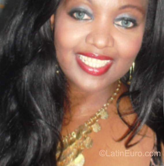 Date this pretty Brazil girl Adriana from Rio De Janeiro BR9435