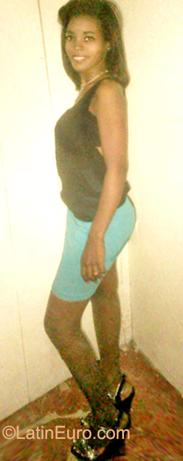 Date this tall Dominican Republic girl Alexia from San Pedro de Macoris DO23072