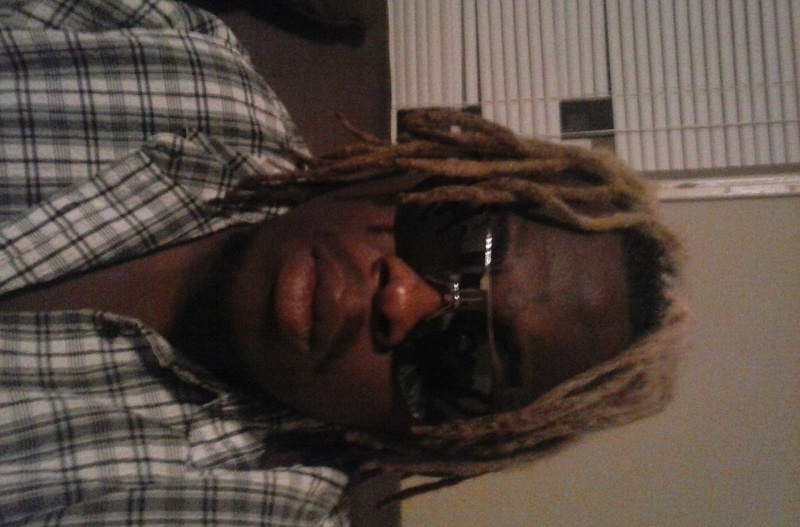Date this young United States man Dwight from Greenville US16422