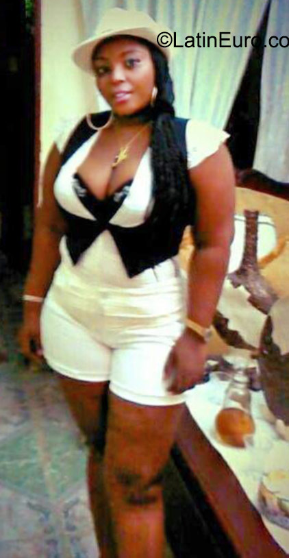 Date this charming Dominican Republic girl Raisa from La Romana DO23255