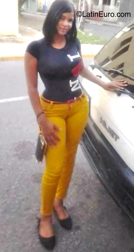Date this tall Dominican Republic girl Ruth from San Cristobal DO23321