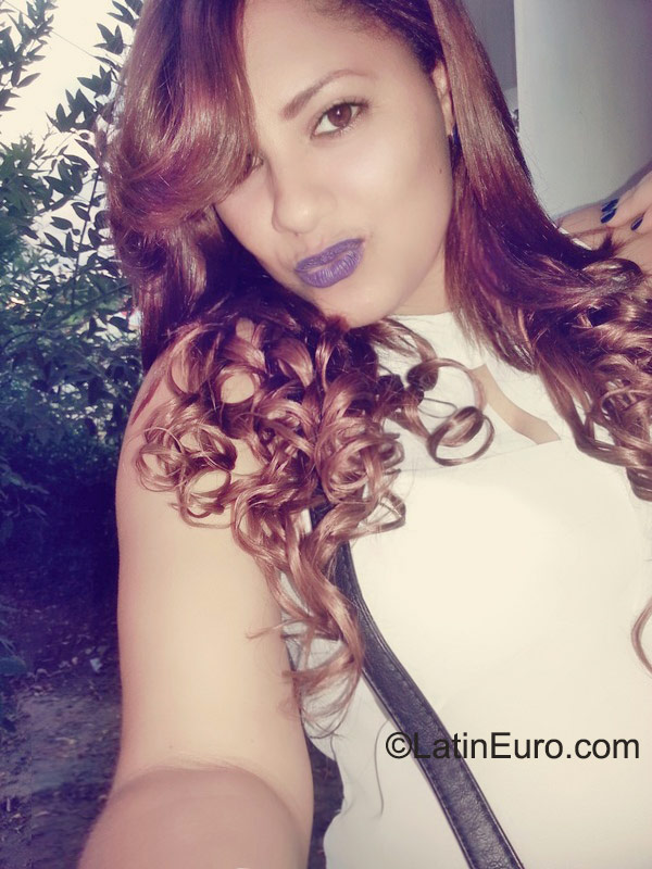 Date this gorgeous Dominican Republic girl Ibelka from Santiago DO23357