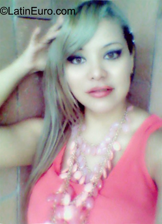 Date this happy Colombia girl Perlita8 from Santa Marta CO18081