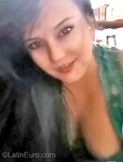 Date this charming Colombia girl Helen from Medellin CO18085