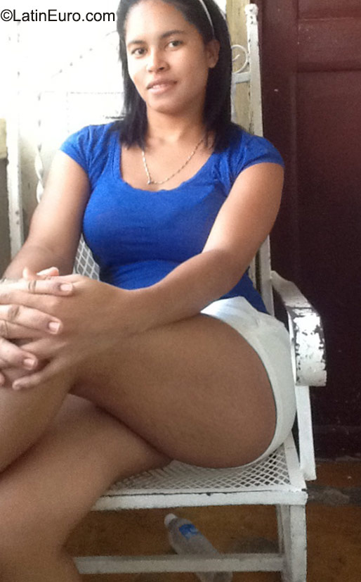 Date this georgeous Dominican Republic girl Carolina from Santo Domingo DO23396