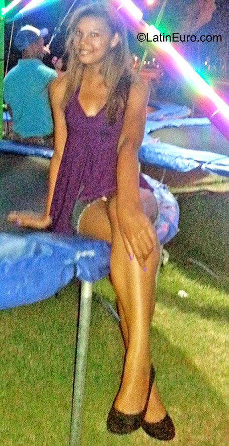 Date this tall Dominican Republic girl Frenis from Santiago DO23431