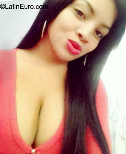 Date this lovely Dominican Republic girl Veronica from Santiago DO23476