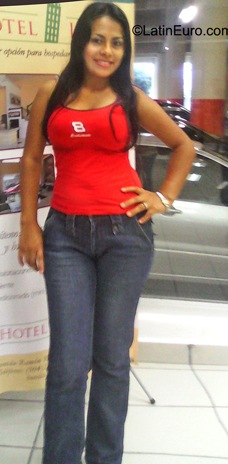 Date this hot Honduras girl Elizabeth from La Ceiba HN1742