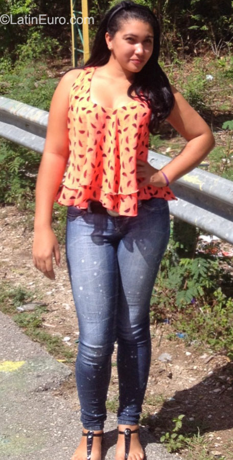 Date this happy Dominican Republic girl Perla from Santiago DO23503