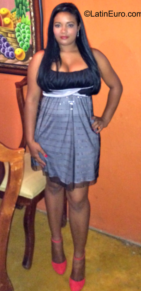 Date this hard body Dominican Republic girl Rosa from San Cristobal DO23524