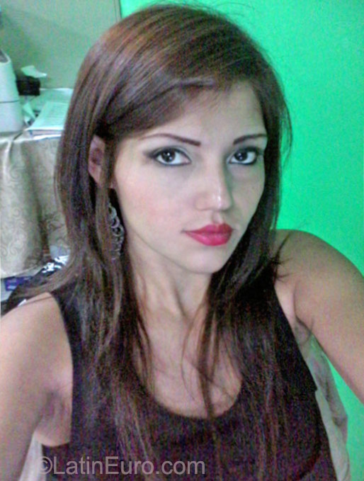 Date this happy Honduras girl Danae from Tegucigalpa HN1762