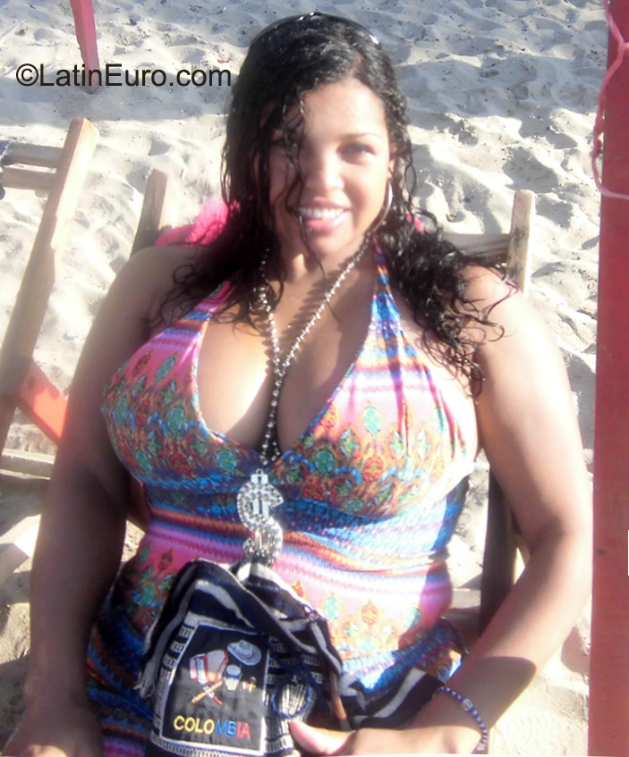 Date this hot Venezuela girl Cenery from Caracas VE637