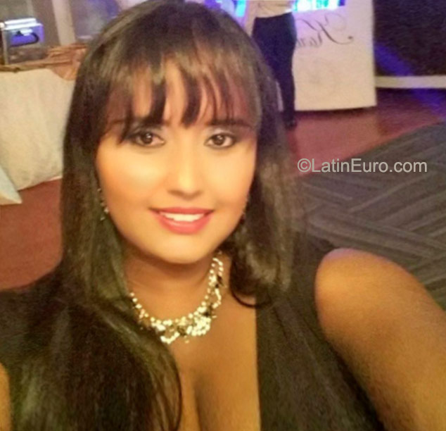 Date this foxy Panama girl Indira from Panama City PA728