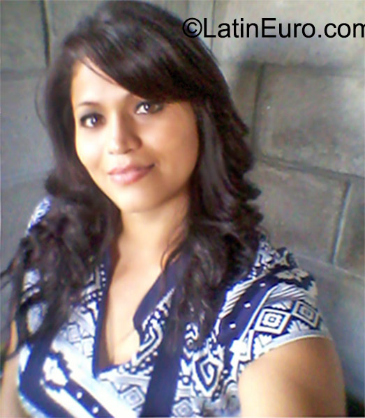 Date this georgeous Honduras girl Delmi from Tegucigalpa HN1772