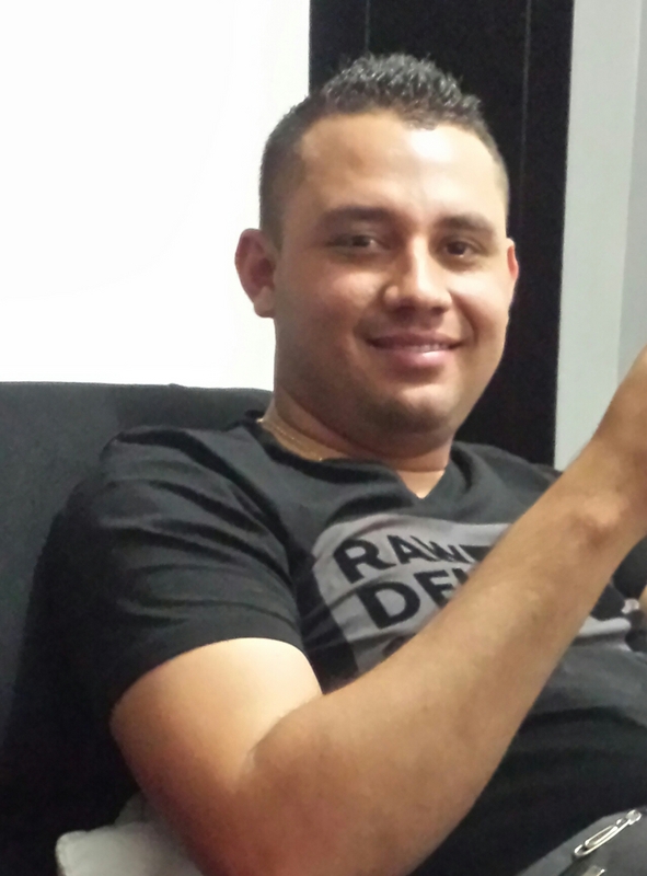 Date this athletic Colombia man Cristian from Popayan CO18207